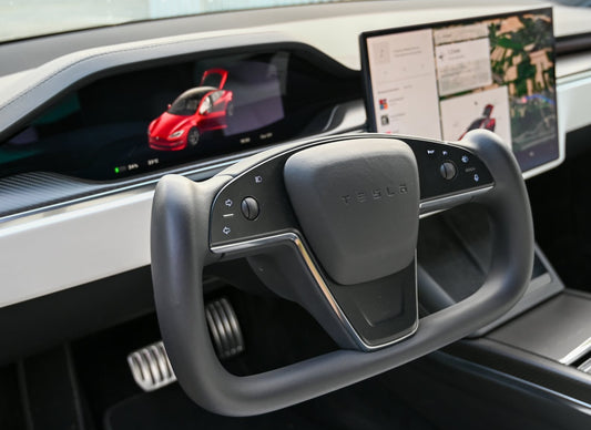 Tesla Yoke Steering vs. Traditional Steering Wheel